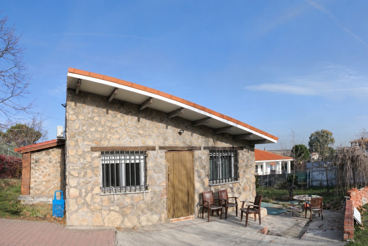 CHALET INDEPENDIENTE CON PARCELA DE 1885 M2 EN EL VISO DE SAN JUAN, TOLEDO
