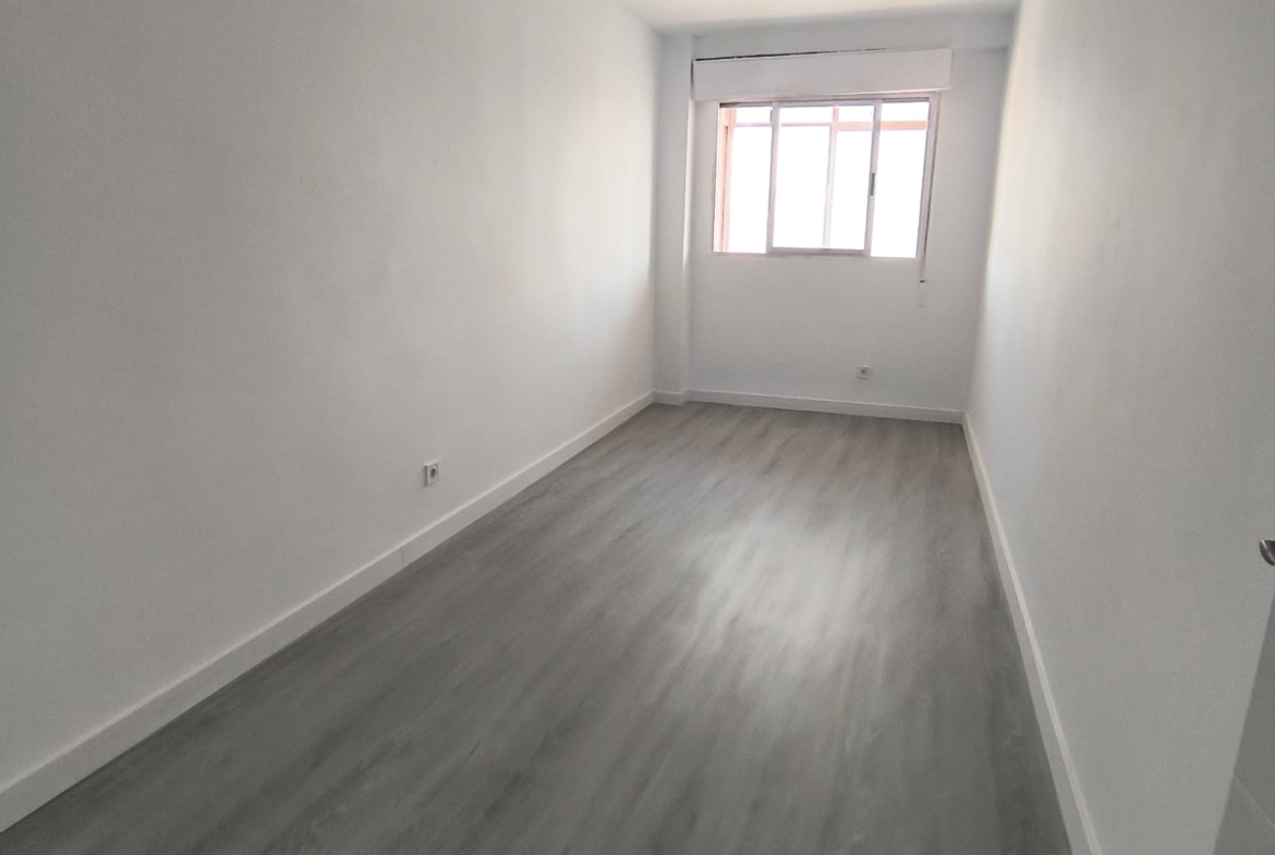 PISO SEMI-REFORMADO EN ZONA CENTRO DE FUENLABRADA