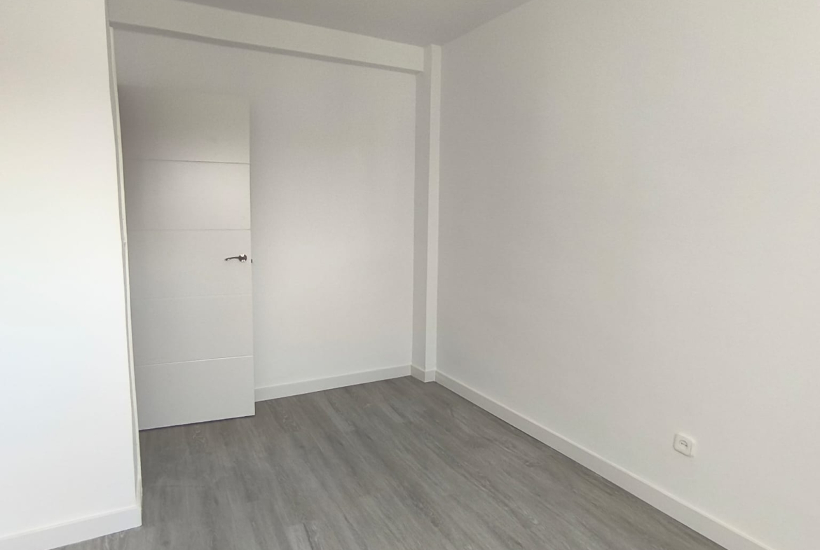 PISO SEMI-REFORMADO EN ZONA CENTRO DE FUENLABRADA