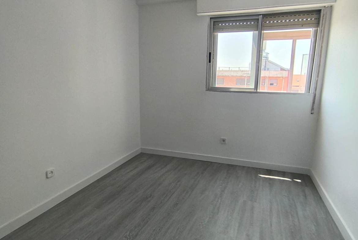 PISO SEMI-REFORMADO EN ZONA CENTRO DE FUENLABRADA