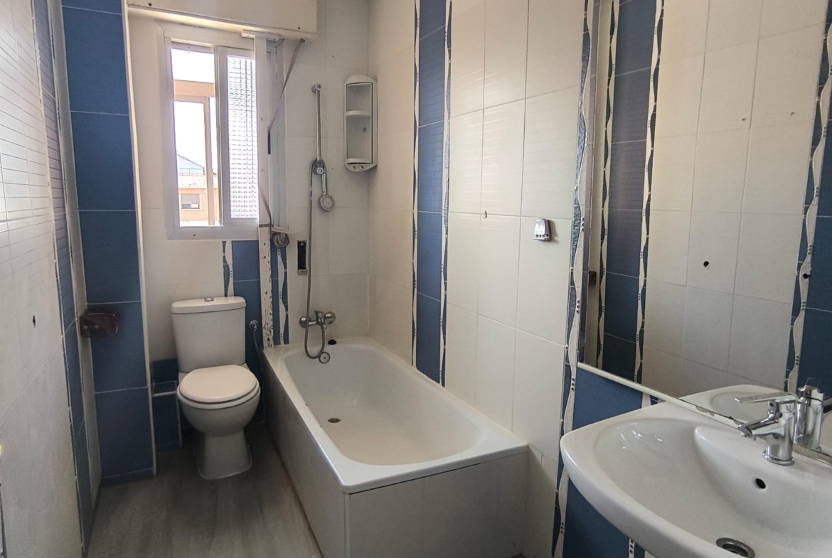 PISO SEMI-REFORMADO EN ZONA CENTRO DE FUENLABRADA