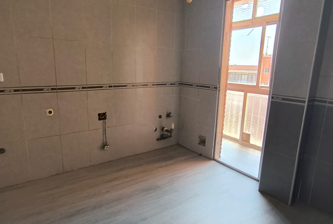 PISO SEMI-REFORMADO EN ZONA CENTRO DE FUENLABRADA