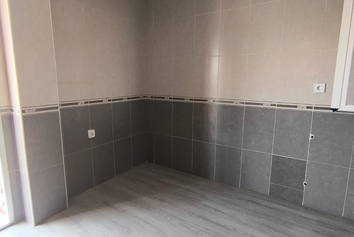 PISO SEMI-REFORMADO EN ZONA CENTRO DE FUENLABRADA