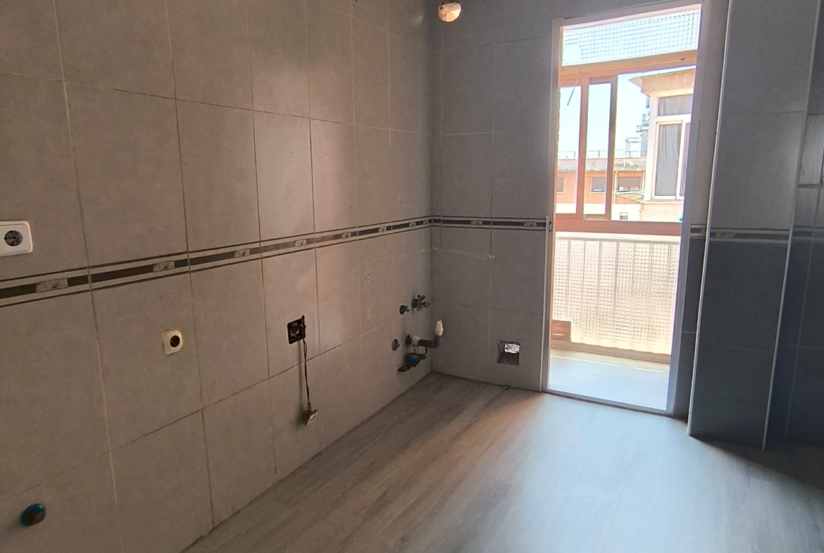 PISO SEMI-REFORMADO EN ZONA CENTRO DE FUENLABRADA