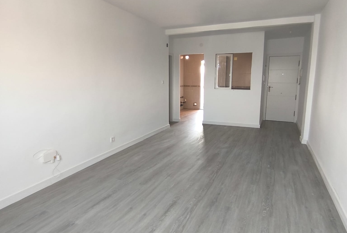 PISO SEMI-REFORMADO EN ZONA CENTRO DE FUENLABRADA