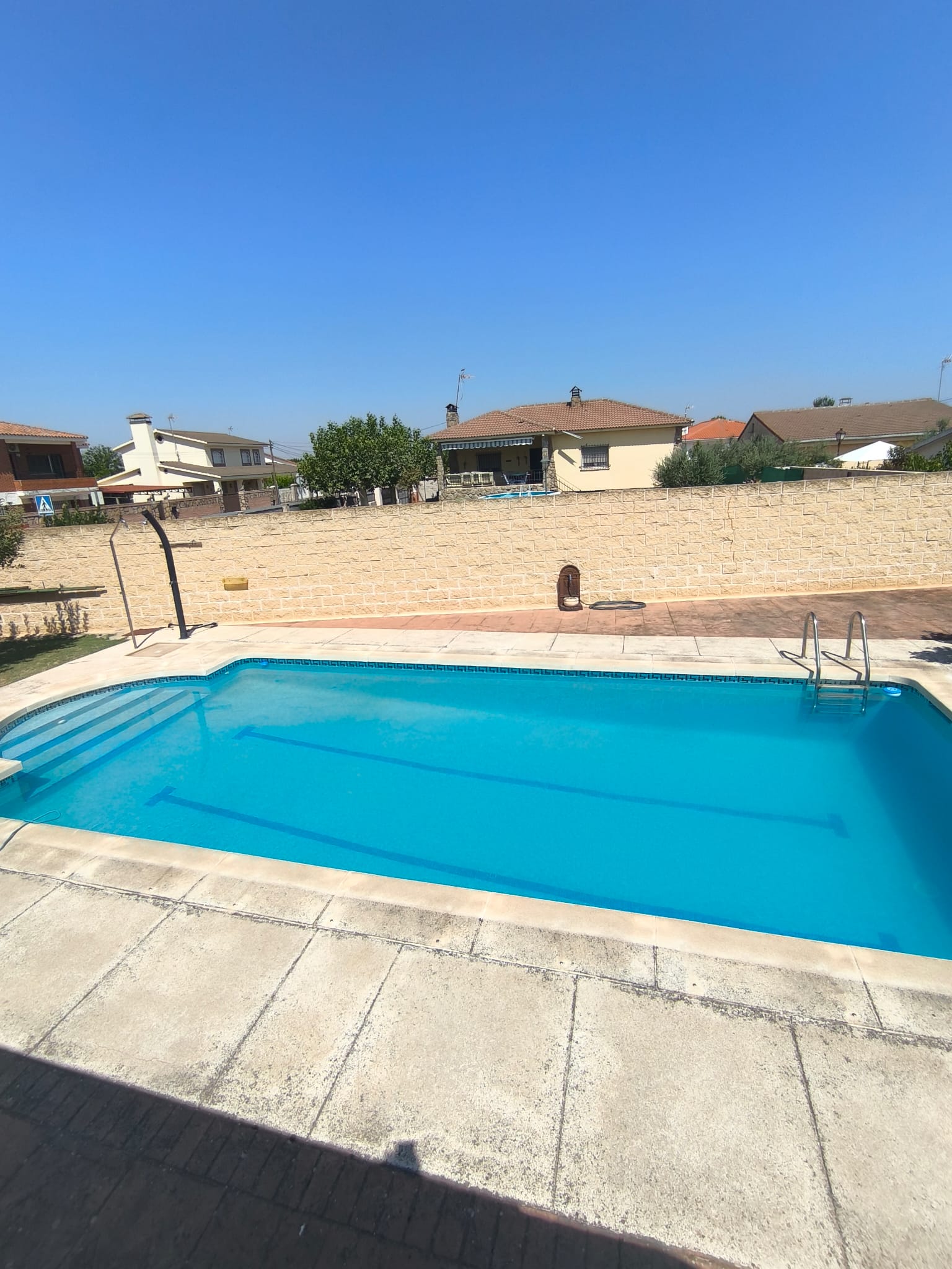 WhatsApp Image 2026-07-27 at 09.34.31 CHALET INDEPENDIENTE CON PISCINA EN URB. OLIVA.VELETA, CARRANQUE (TOLEDO)