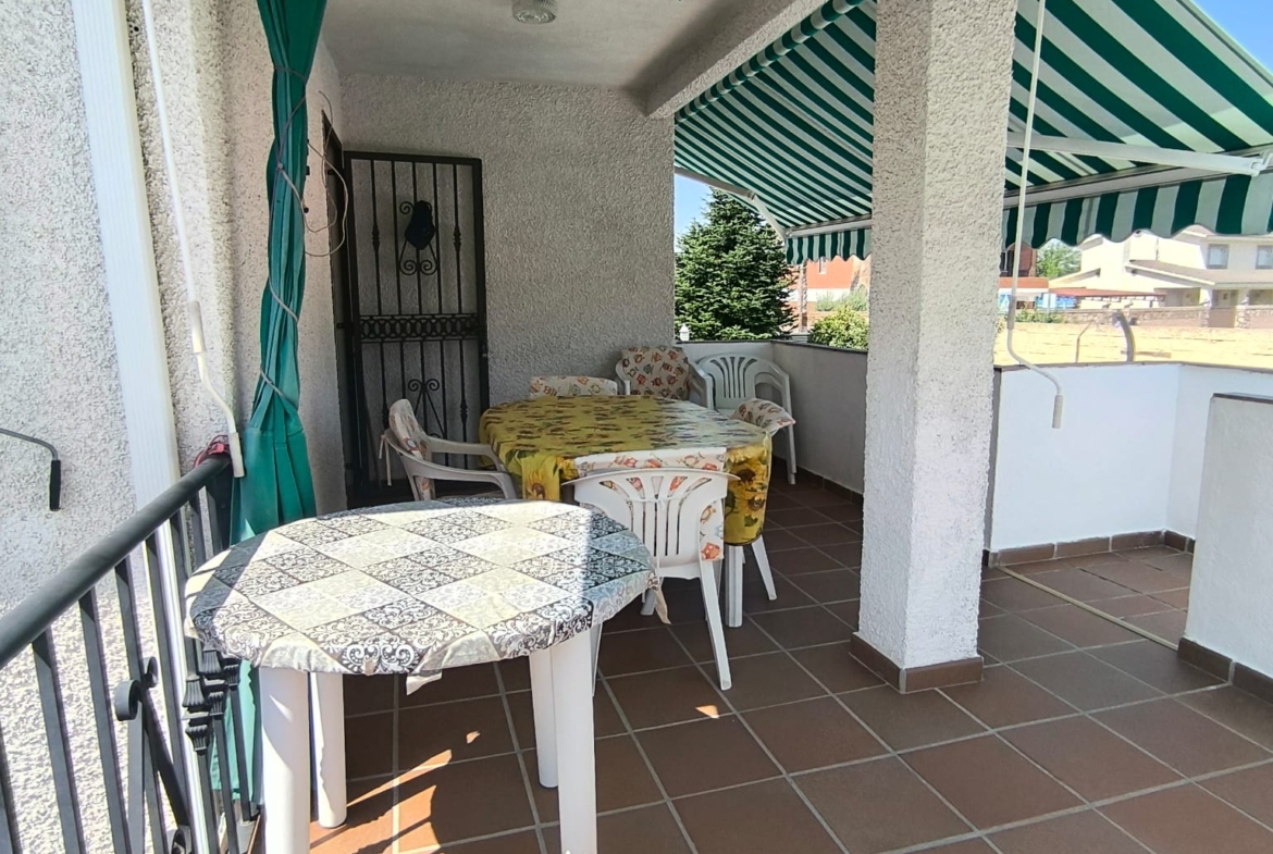 CHALET INDEPENDIENTE CON PISCINA EN URB. OLIVA.VELETA, CARRANQUE (TOLEDO)