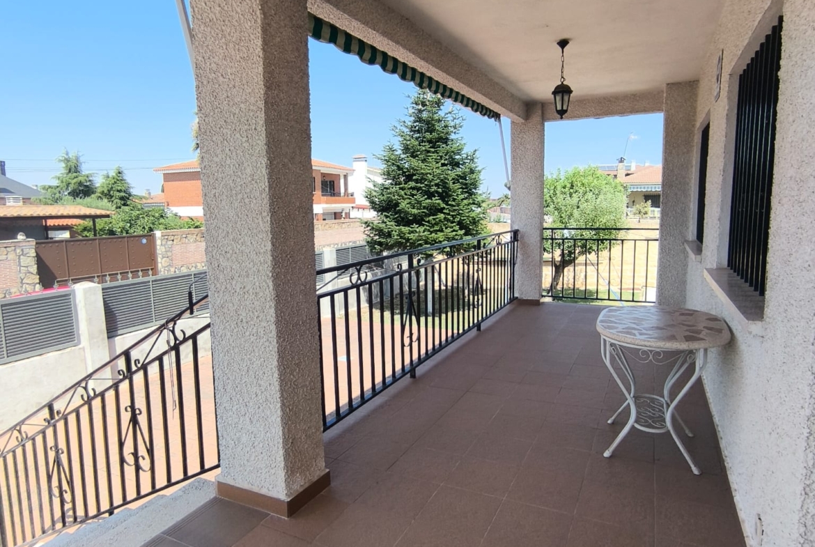 CHALET INDEPENDIENTE CON PISCINA EN URB. OLIVA.VELETA, CARRANQUE (TOLEDO)