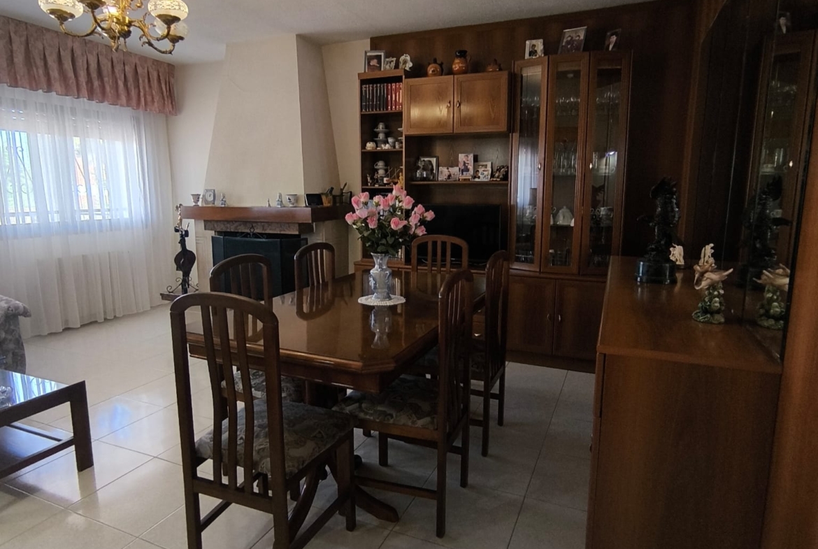 CHALET INDEPENDIENTE CON PISCINA EN URB. OLIVA.VELETA, CARRANQUE (TOLEDO)