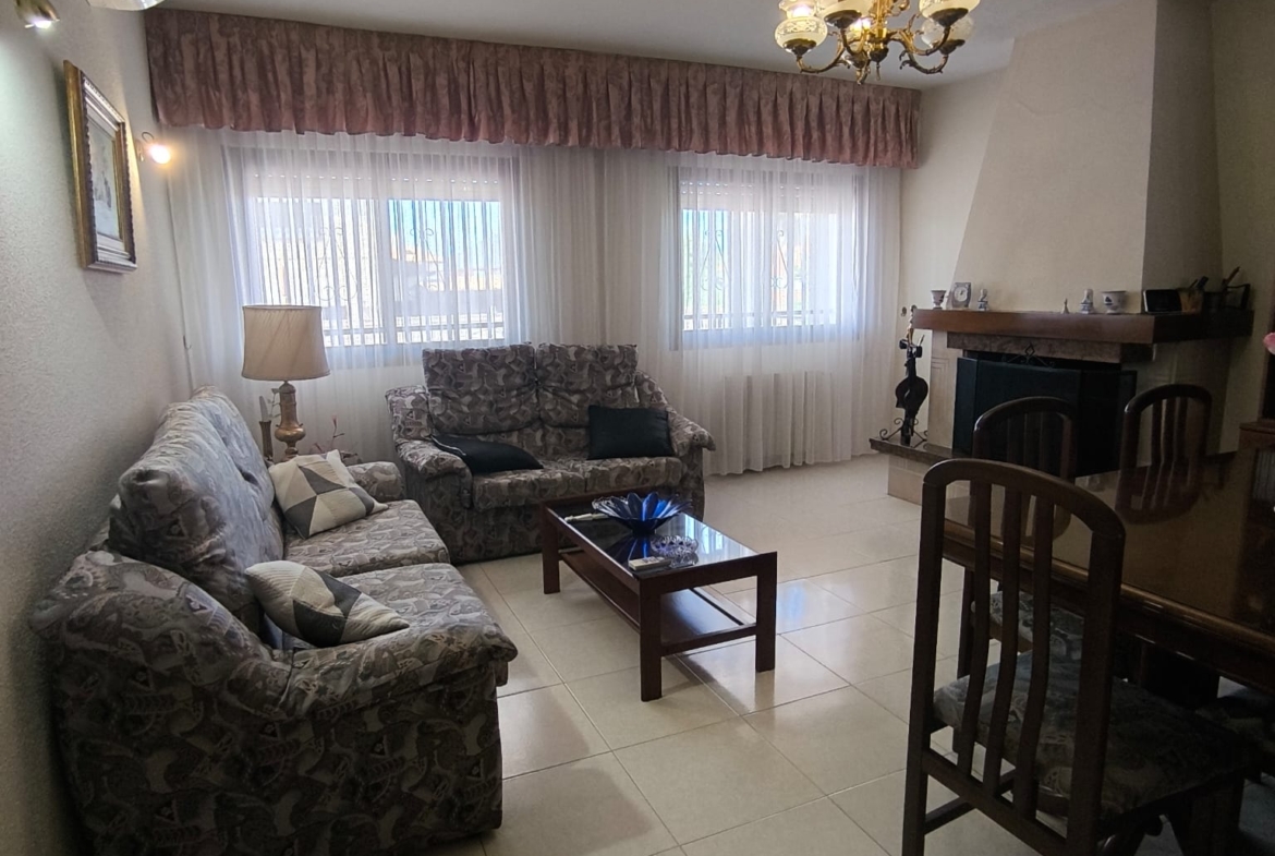 CHALET INDEPENDIENTE CON PISCINA EN URB. OLIVA.VELETA, CARRANQUE (TOLEDO)