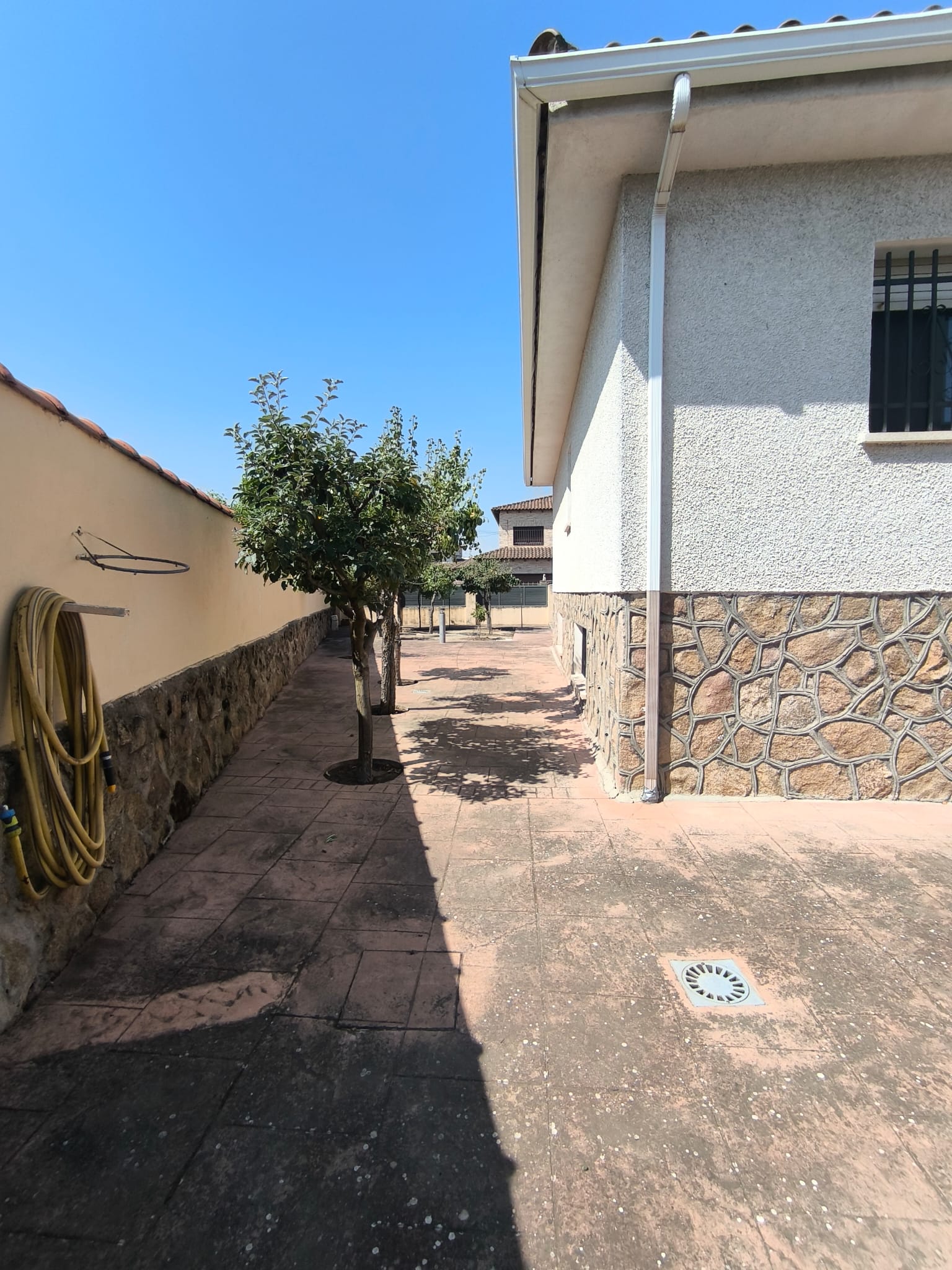 WhatsApp Image 2026-07-27 at 09.35.13 (5) CHALET INDEPENDIENTE CON PISCINA EN URB. OLIVA.VELETA, CARRANQUE (TOLEDO)