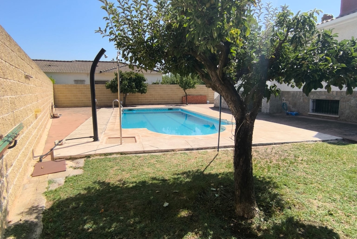 CHALET INDEPENDIENTE CON PISCINA EN URB. OLIVA.VELETA, CARRANQUE (TOLEDO)