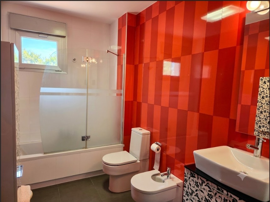 Exclusiva residencia independiente con dos viviendas, piscina y vistas privilegiadas a Toledo
