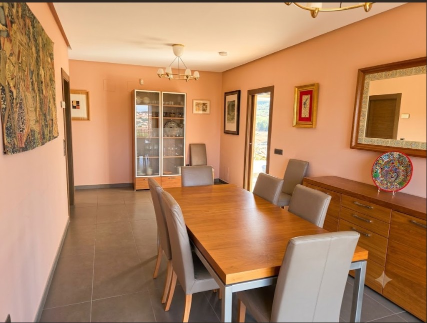 Exclusiva residencia independiente con dos viviendas, piscina y vistas privilegiadas a Toledo