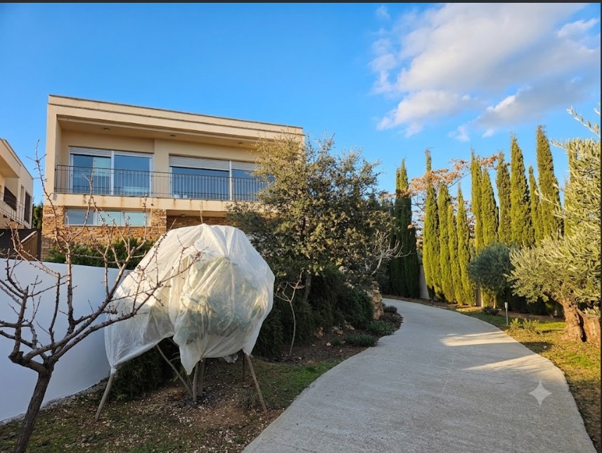 Exclusiva residencia independiente con dos viviendas, piscina y vistas privilegiadas a Toledo