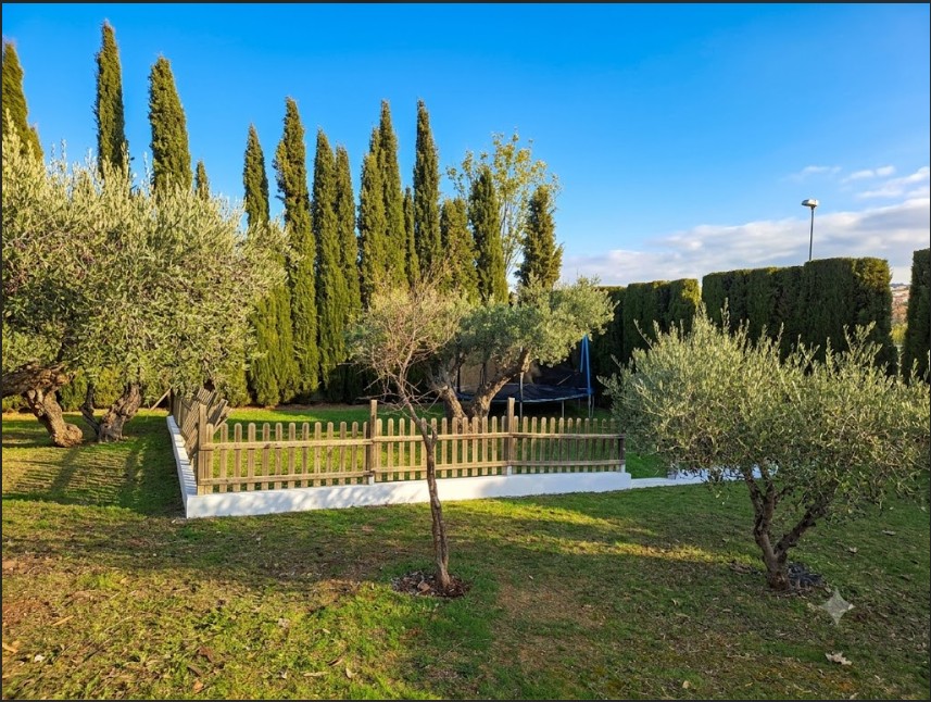 Exclusiva residencia independiente con dos viviendas, piscina y vistas privilegiadas a Toledo