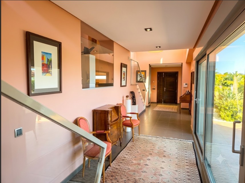 Exclusiva residencia independiente con dos viviendas, piscina y vistas privilegiadas a Toledo