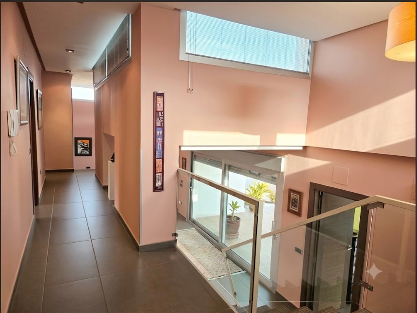 Exclusiva residencia independiente con dos viviendas, piscina y vistas privilegiadas a Toledo