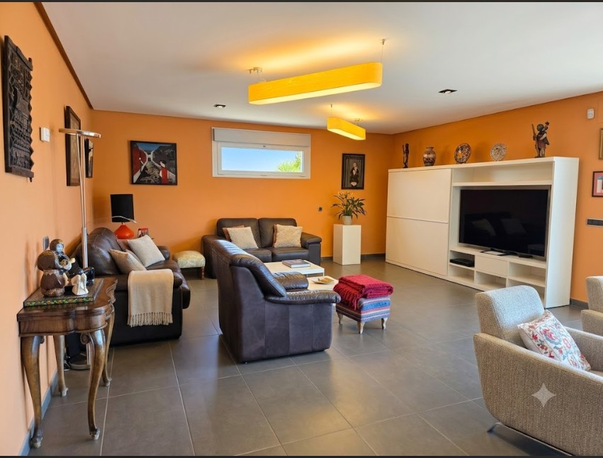 Exclusiva residencia independiente con dos viviendas, piscina y vistas privilegiadas a Toledo
