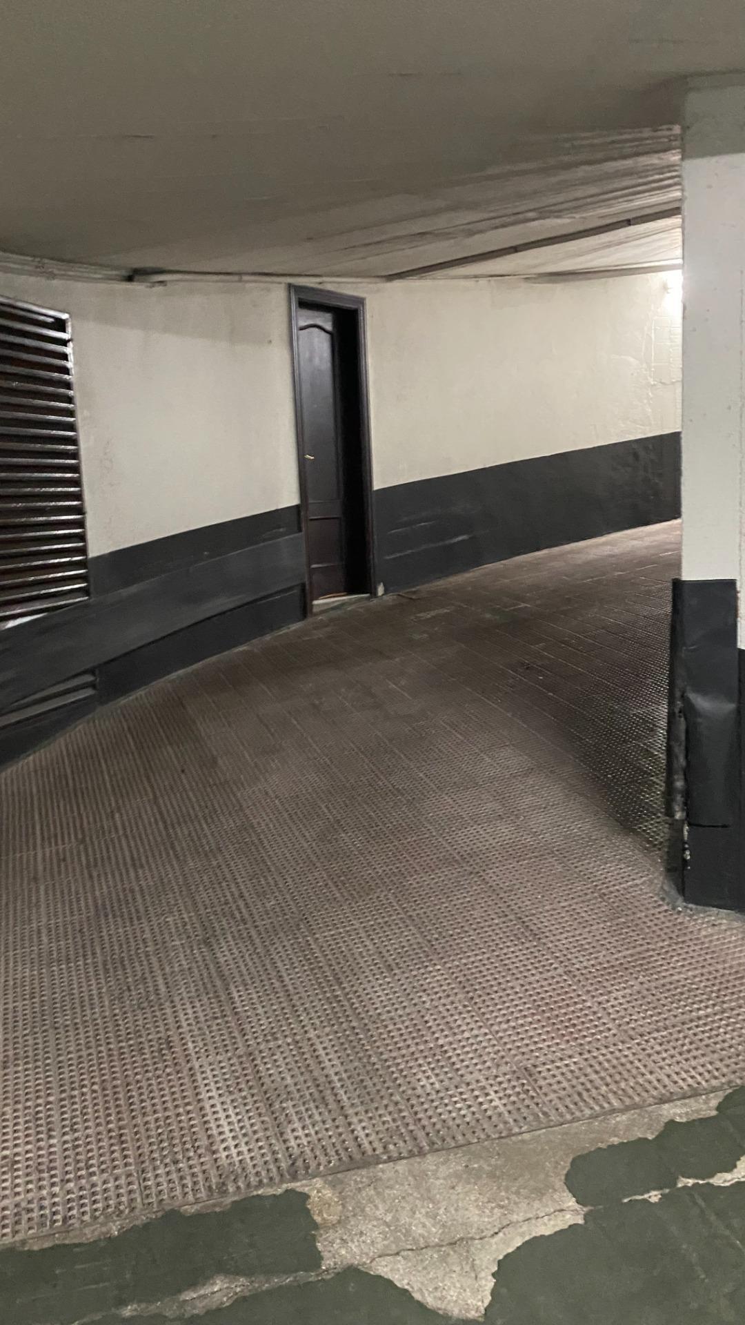 Plaza de garaje para coche pequeño