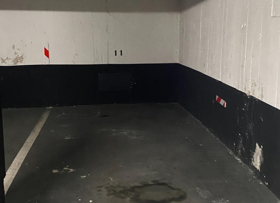 Plaza de garaje para coche pequeño