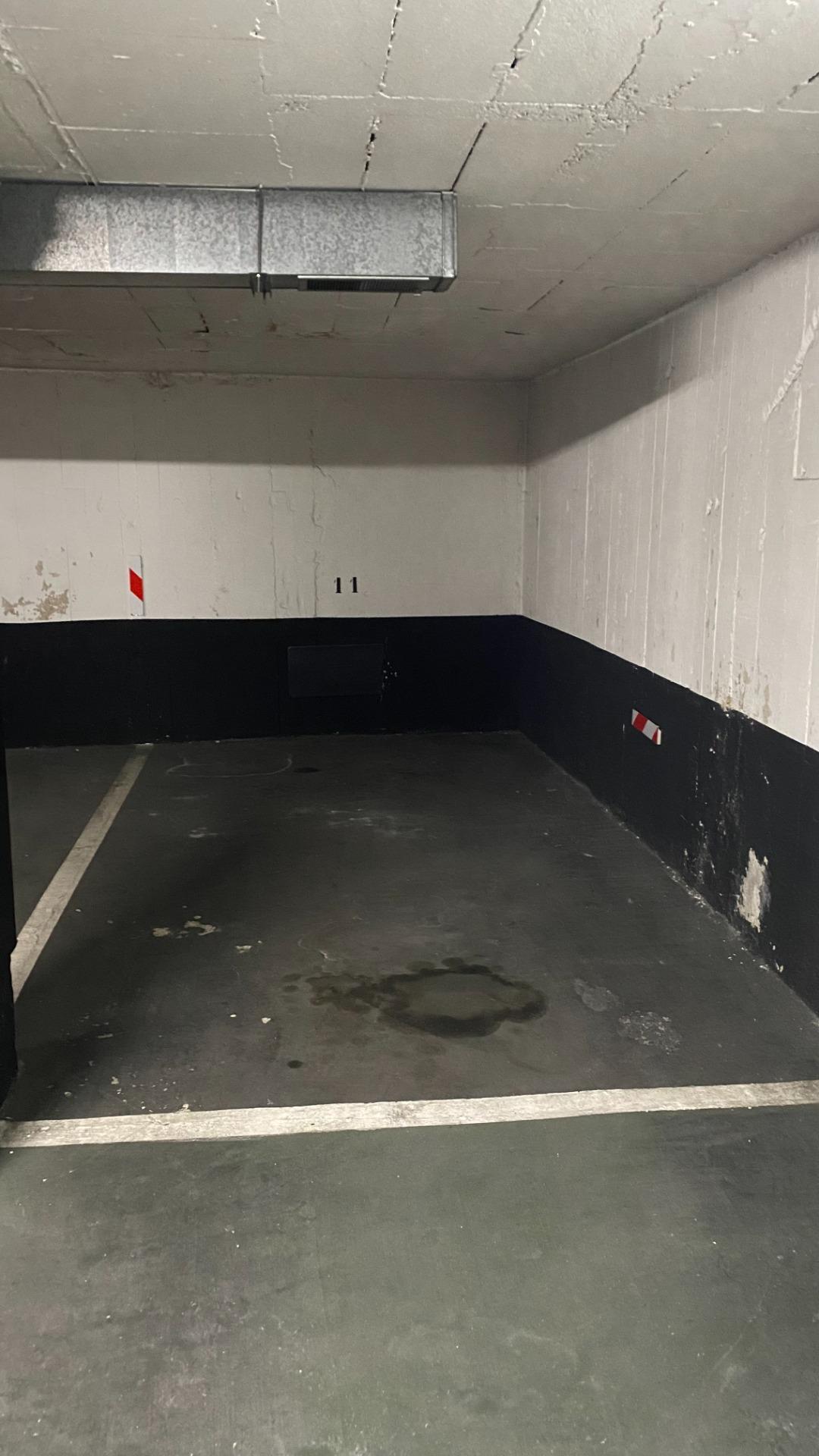 Plaza de garaje para coche pequeño