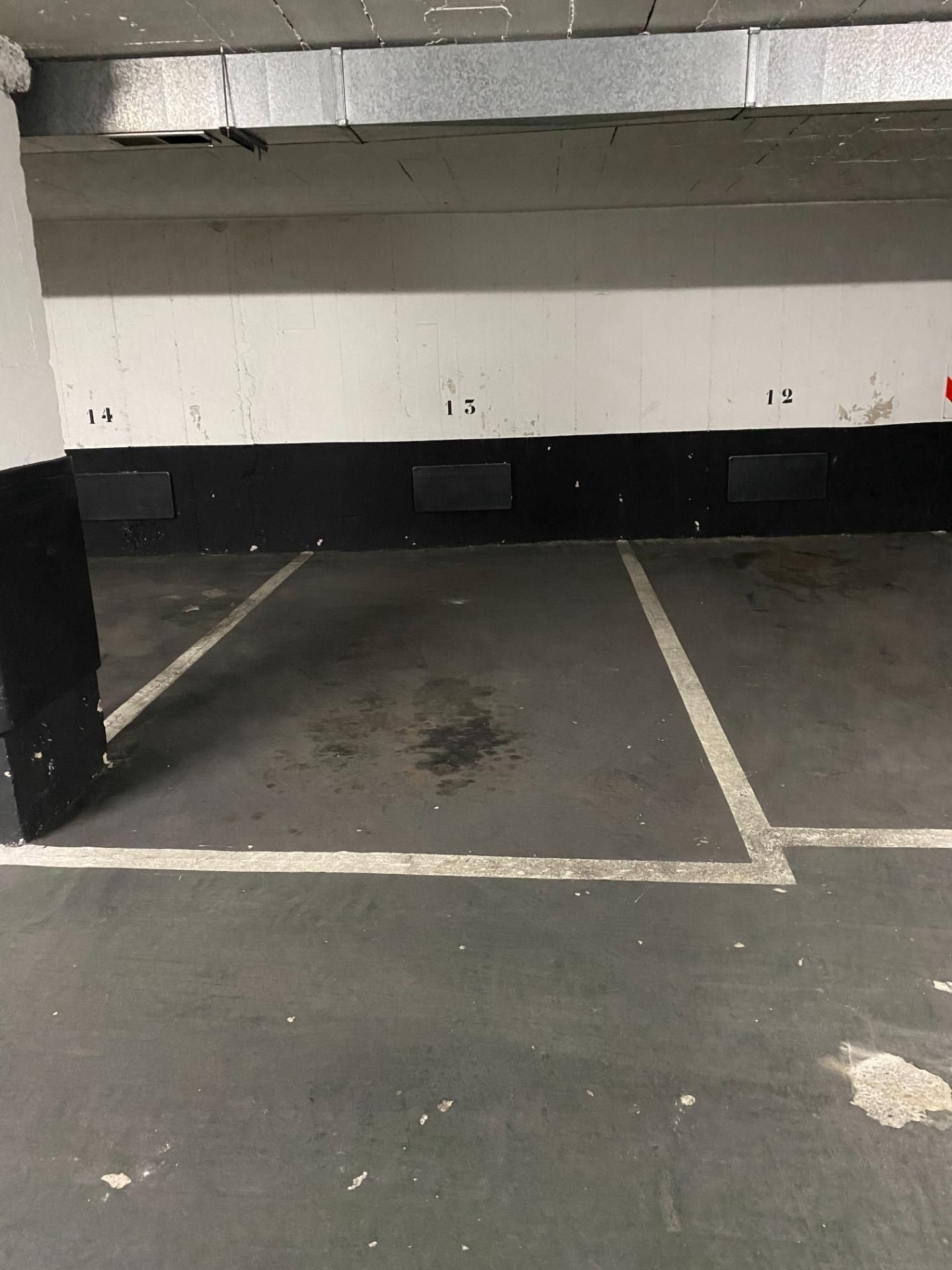 Plaza de garaje para coche pequeño