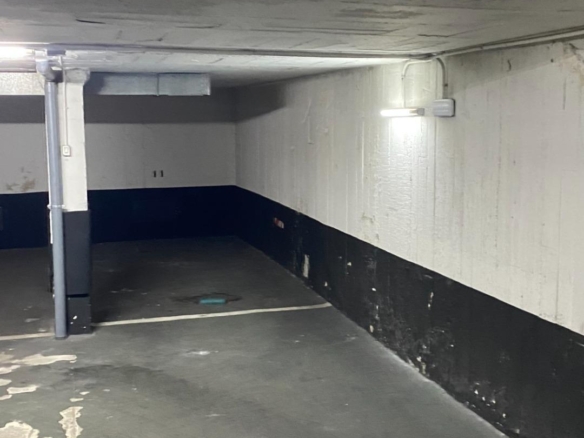 Plaza de garaje para coche pequeño