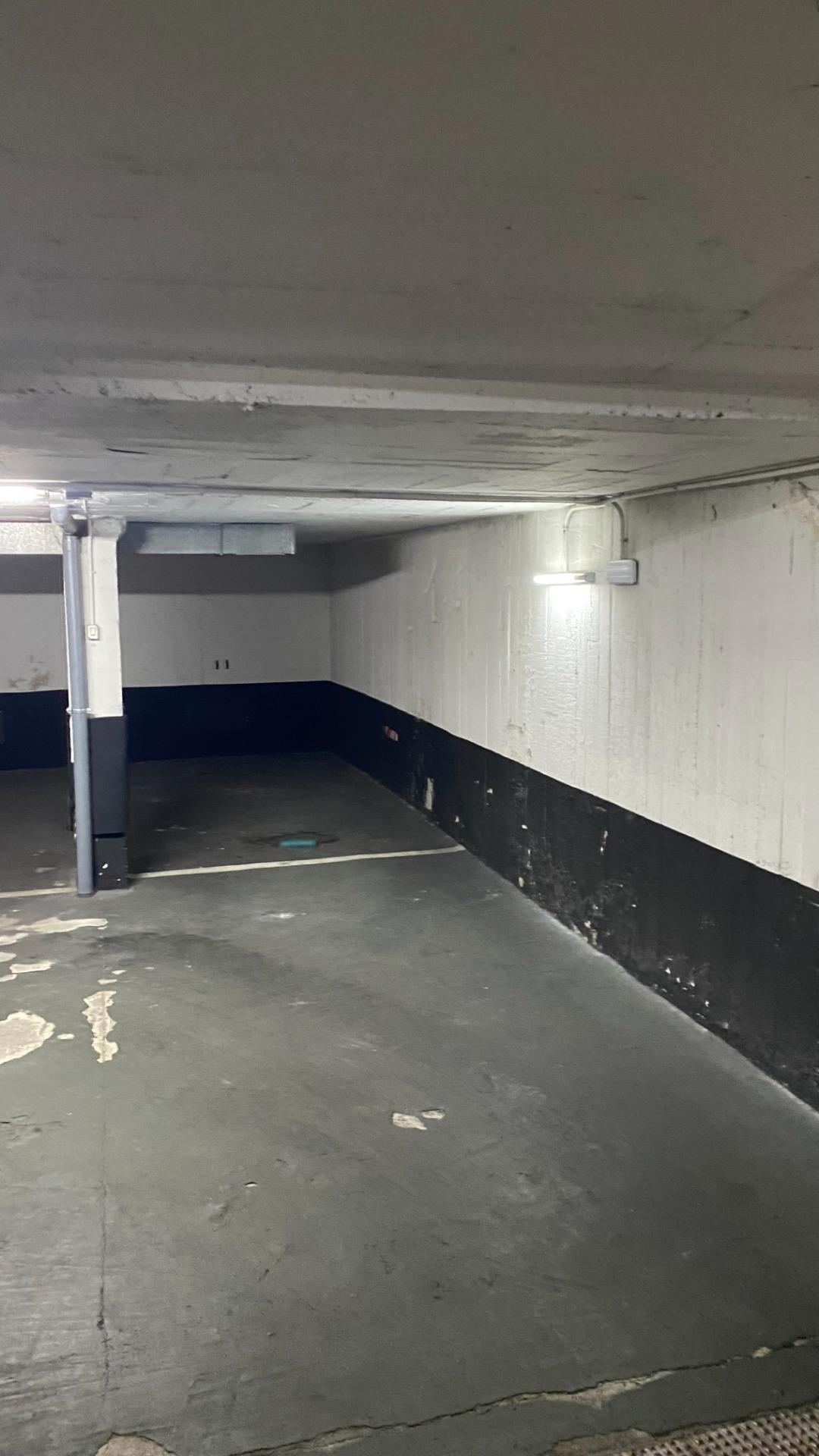 Plaza de garaje para coche pequeño
