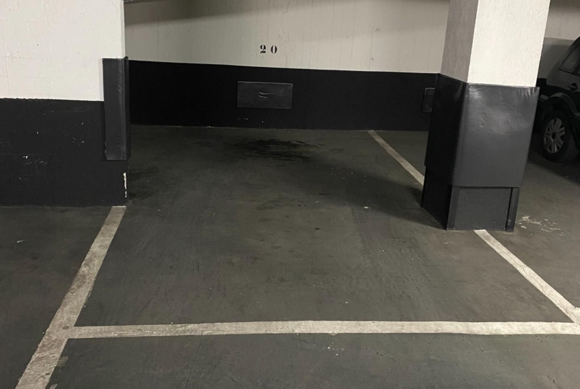 Plaza de garaje para coche pequeño