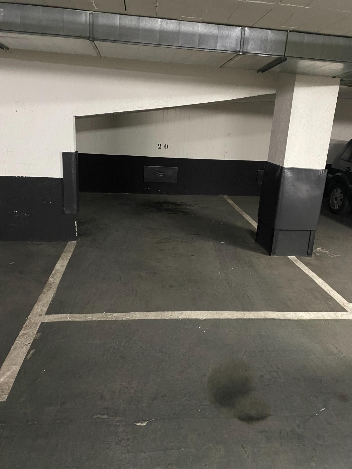 Plaza de garaje para coche pequeño