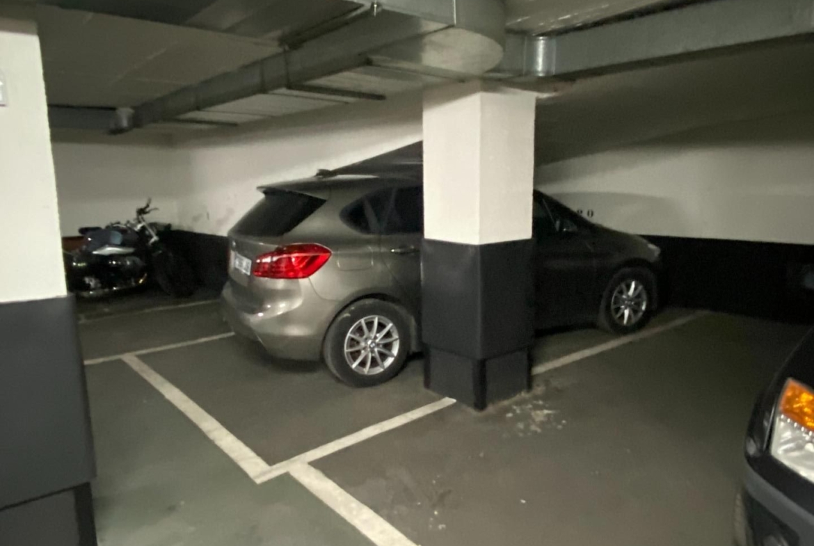 Plaza de garaje para coche pequeño