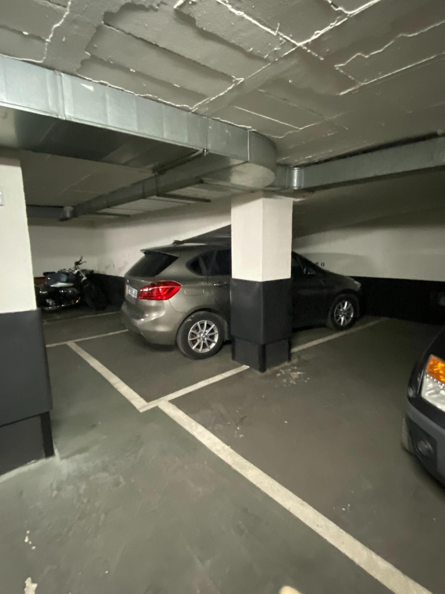 Plaza de garaje para coche pequeño