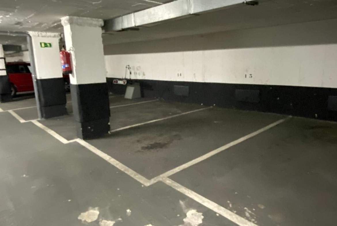 Plaza de garaje para coche pequeño
