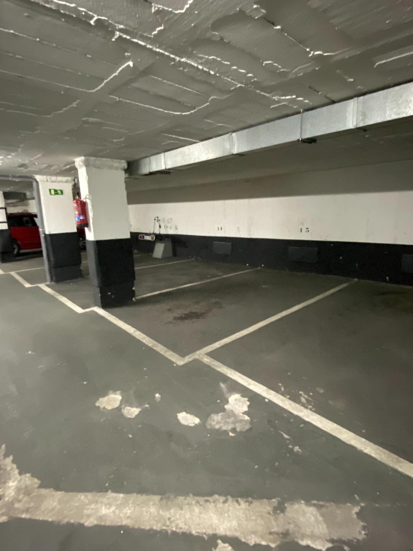 Plaza de garaje para coche pequeño