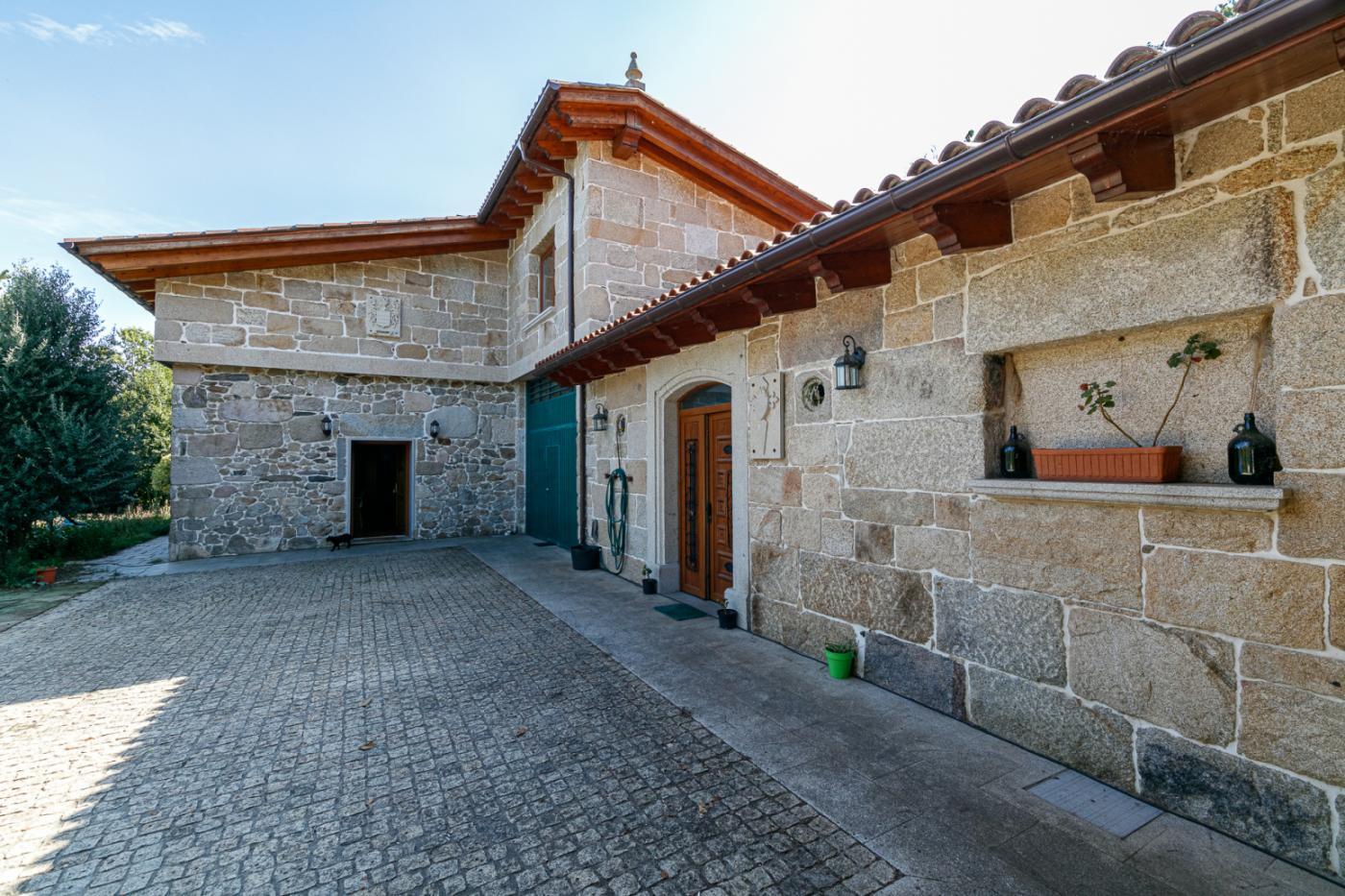 3-1 Precioso Chalet Rural de 270 m2 en pleno corazón de la Ribeira Sacra