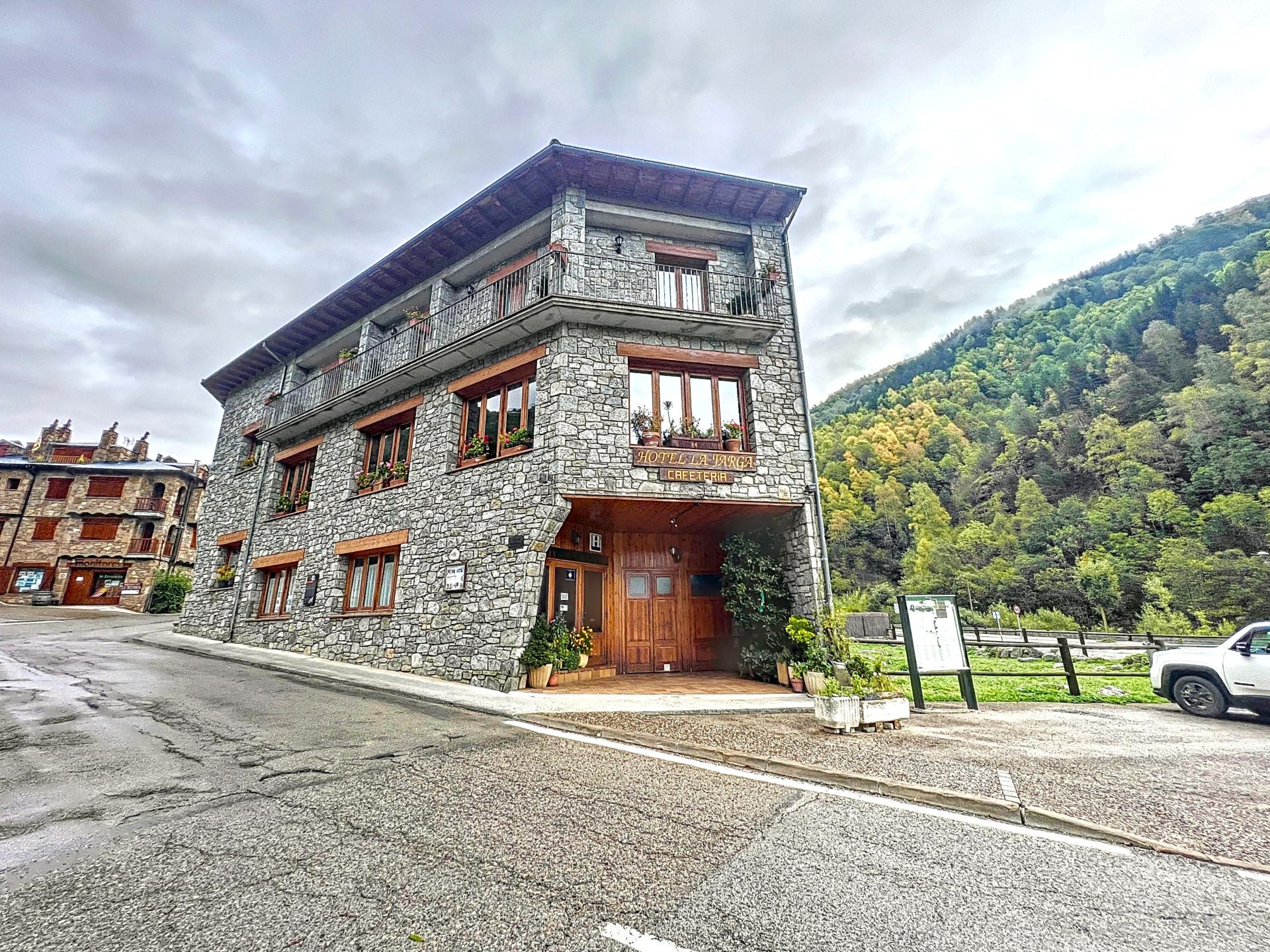 hotel-1697444968-1697445003-45020-5e0177c_f21dc0f6-ae28-4e29-a878-9a675dd03208