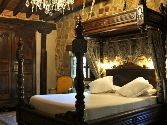CASONA-PALACIO EN ESCOBEDO DE VILLAFUFRE