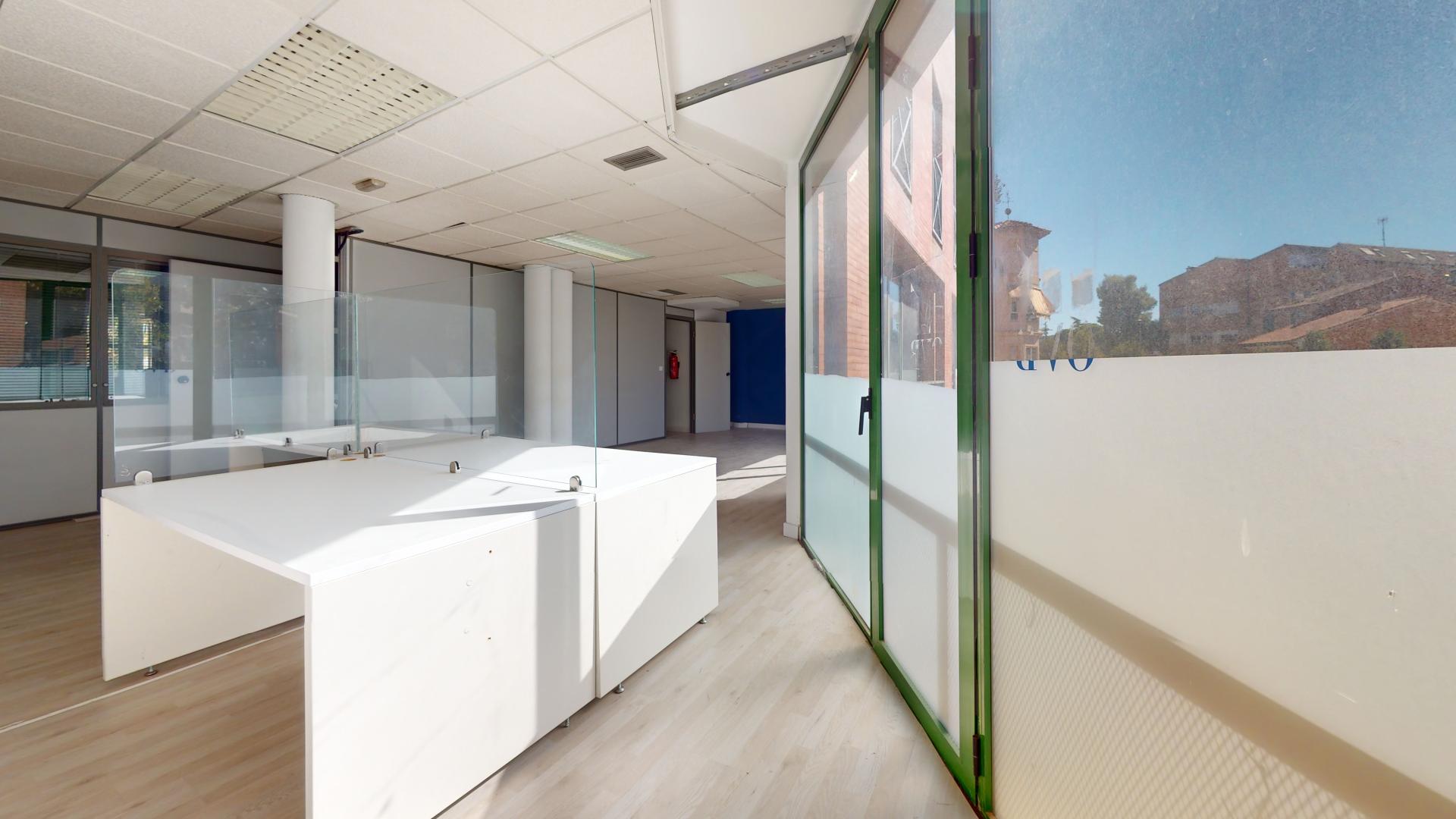 azs7spsj8ci-bathroom_1baa8227-f4ae-4bd0-8819-3763be017290