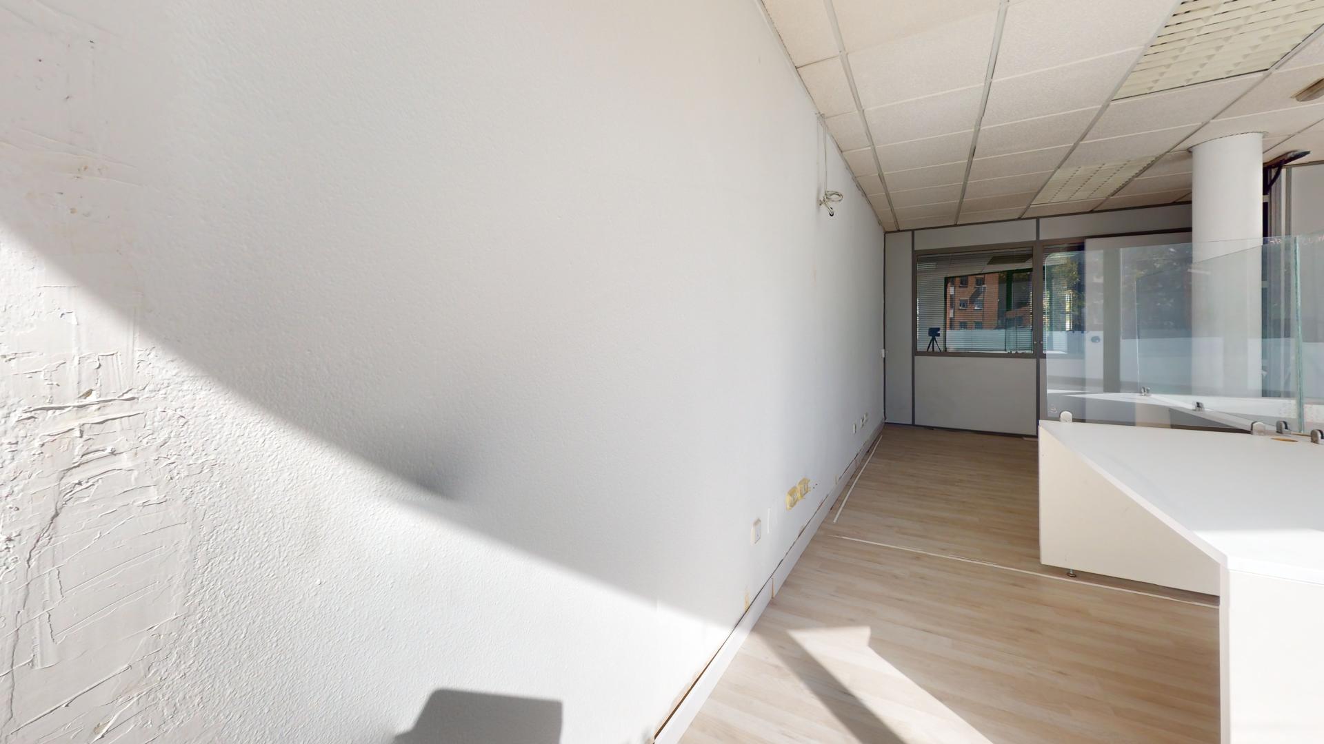 m3omacpedvm-bathroom_03ebab8d-f2e5-4258-a2ab-b6a11e60c5e7