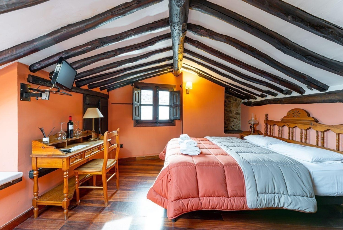 ^**^POSADA DE CANDELARIO^**^EMBLEMATICO HOTEL RURAL DE 4 ESTRELLAS EN EL TURISTICO PUEBLO CANDELARIO