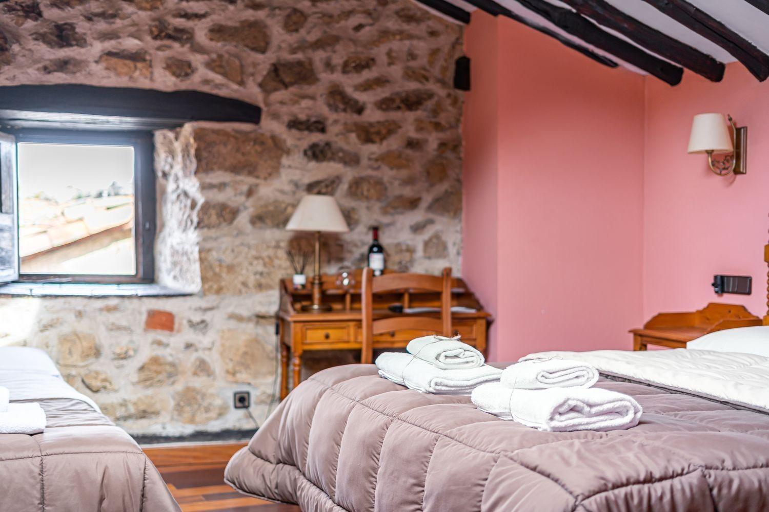 ^**^POSADA DE CANDELARIO^**^EMBLEMATICO HOTEL RURAL DE 4 ESTRELLAS EN EL TURISTICO PUEBLO CANDELARIO