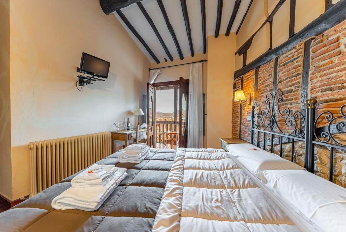 ^**^POSADA DE CANDELARIO^**^EMBLEMATICO HOTEL RURAL DE 4 ESTRELLAS EN EL TURISTICO PUEBLO CANDELARIO