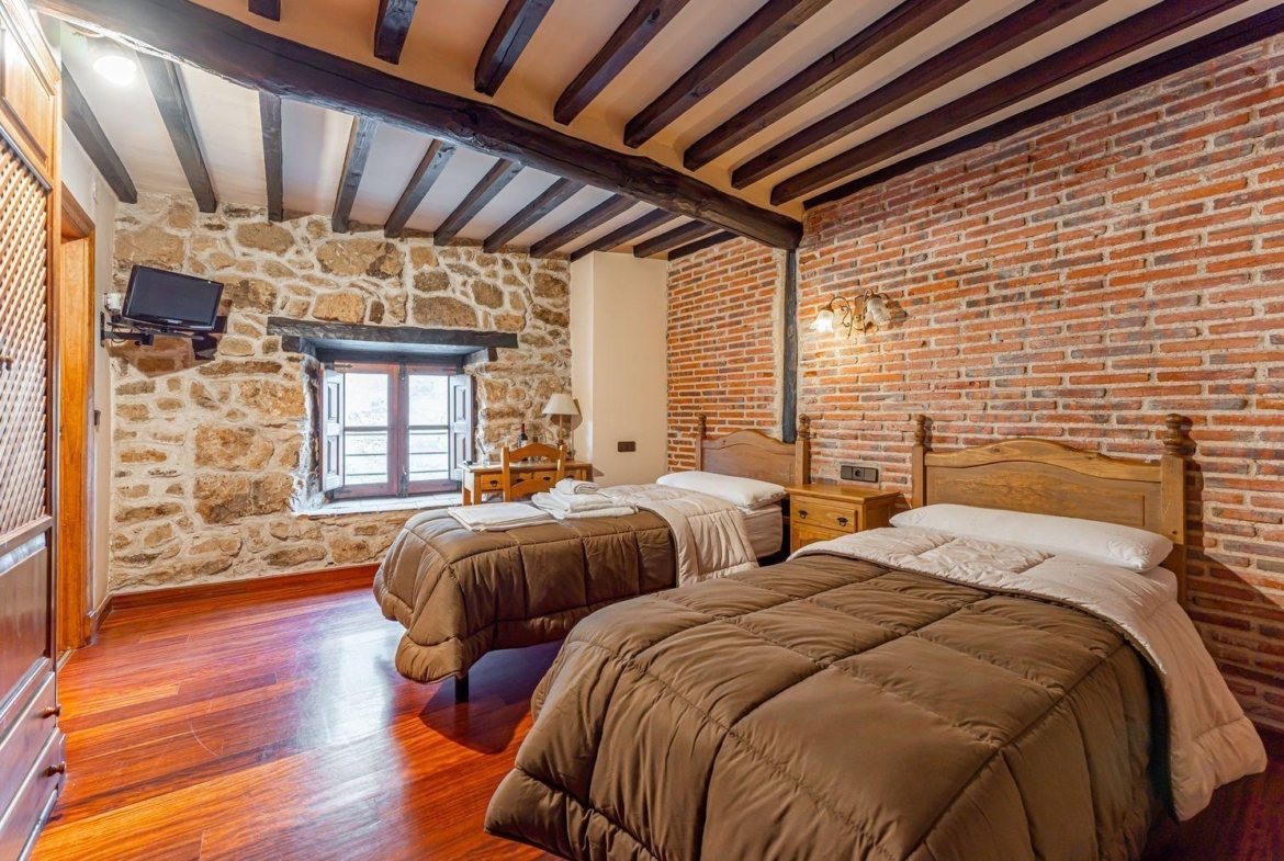 ^**^POSADA DE CANDELARIO^**^EMBLEMATICO HOTEL RURAL DE 4 ESTRELLAS EN EL TURISTICO PUEBLO CANDELARIO