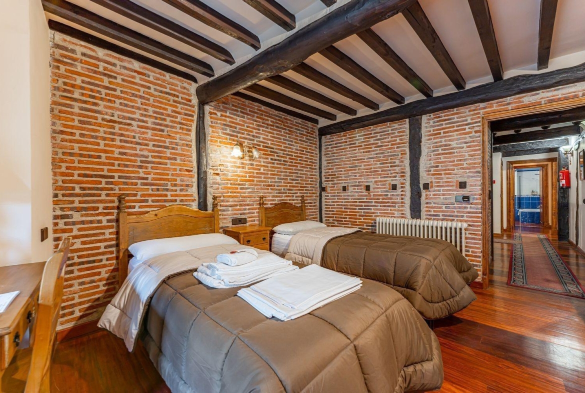 ^**^POSADA DE CANDELARIO^**^EMBLEMATICO HOTEL RURAL DE 4 ESTRELLAS EN EL TURISTICO PUEBLO CANDELARIO