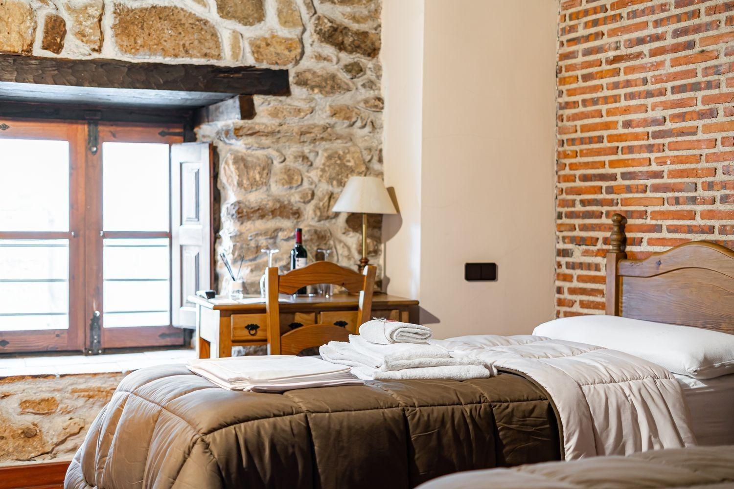 ^**^POSADA DE CANDELARIO^**^EMBLEMATICO HOTEL RURAL DE 4 ESTRELLAS EN EL TURISTICO PUEBLO CANDELARIO