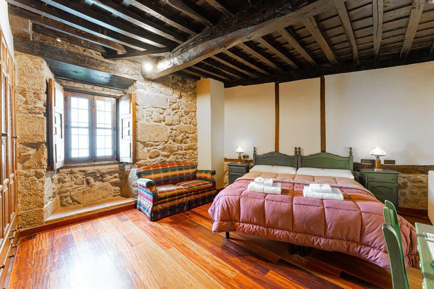 ^**^POSADA DE CANDELARIO^**^EMBLEMATICO HOTEL RURAL DE 4 ESTRELLAS EN EL TURISTICO PUEBLO CANDELARIO