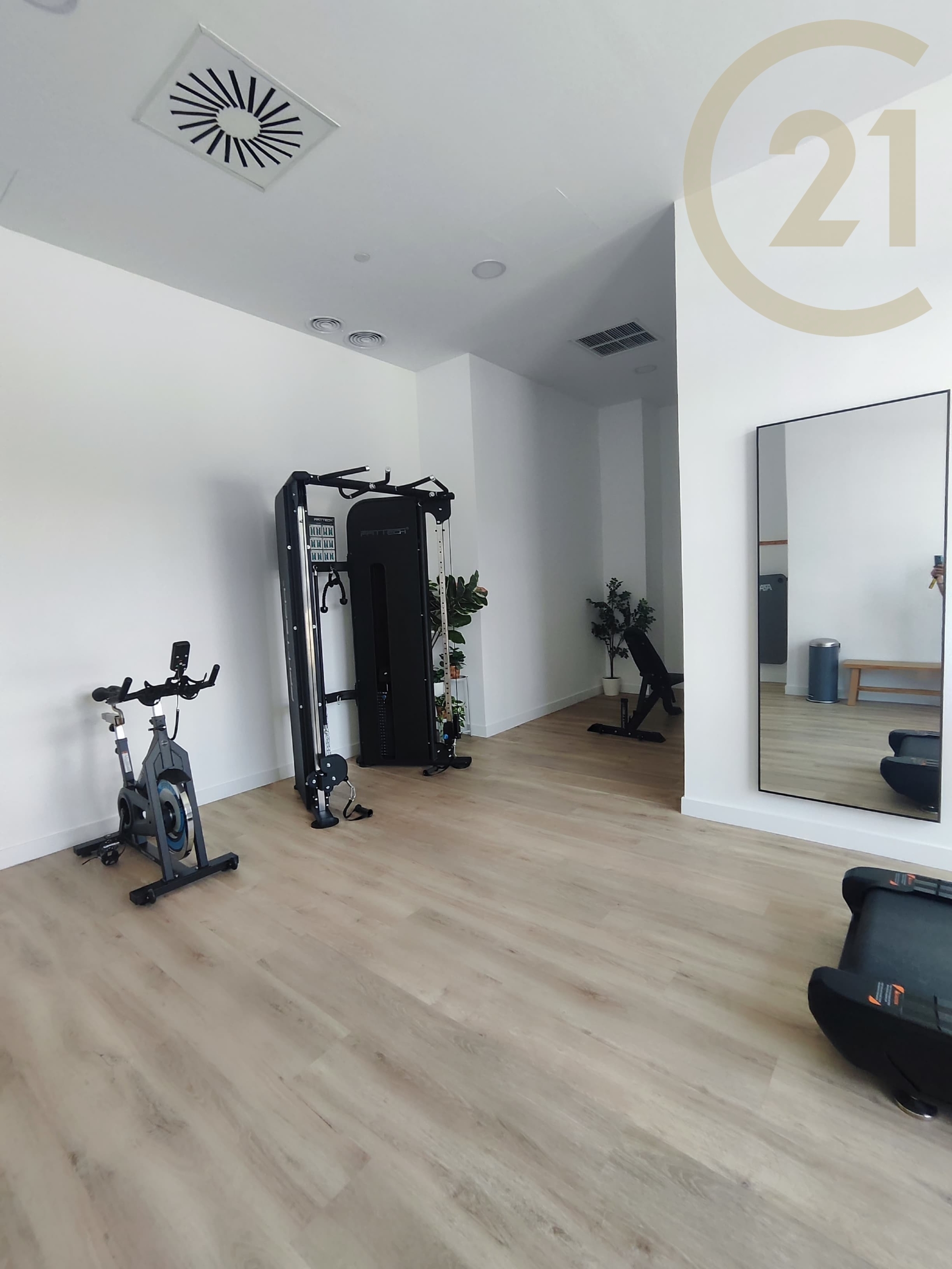 21_cf04c28b-b8cd-428e-9721-03cb955ce4c9