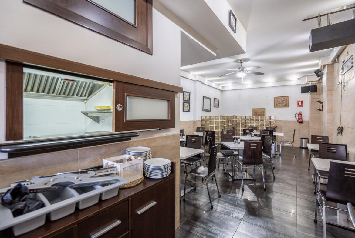 ^**^BAR RESTAURANTE CON AMPLIAS TERRAZAS Y AMPLIA ZONA PRIVADA EN MEJORADA DEL CAMPO^**^ Magnífica o