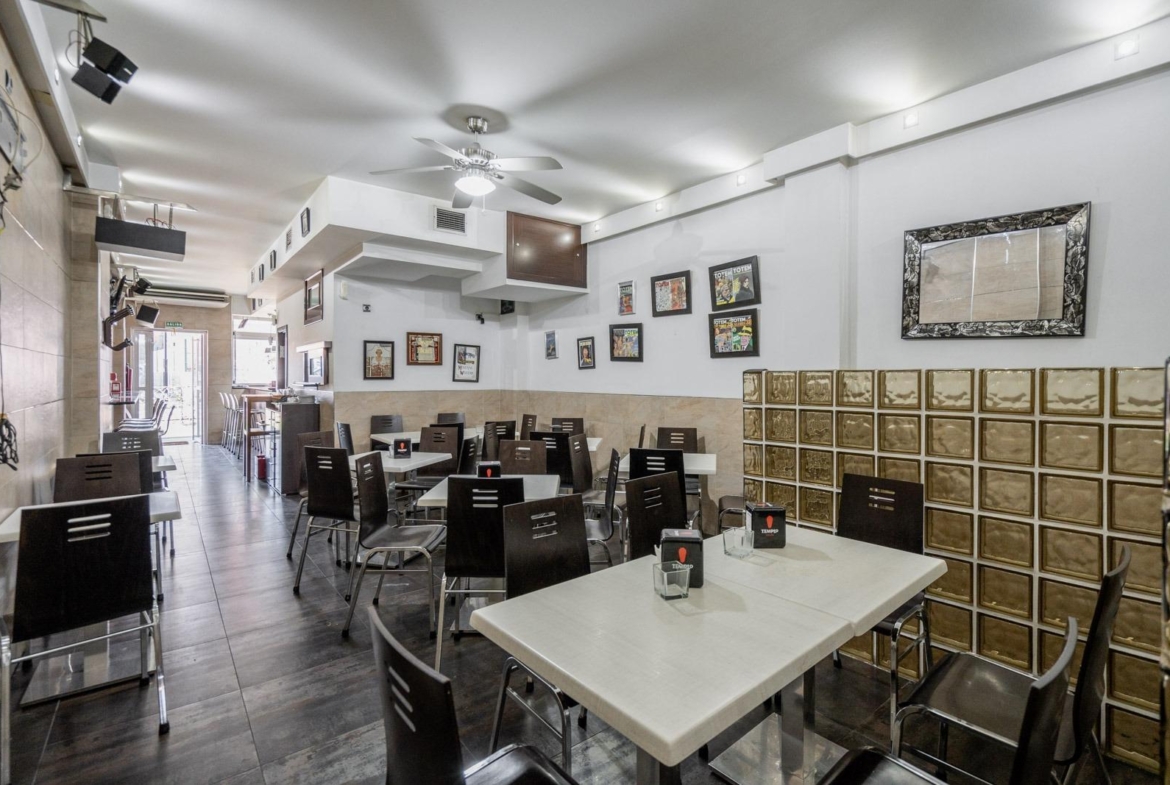 ^**^BAR RESTAURANTE CON AMPLIAS TERRAZAS Y AMPLIA ZONA PRIVADA EN MEJORADA DEL CAMPO^**^ Magnífica o